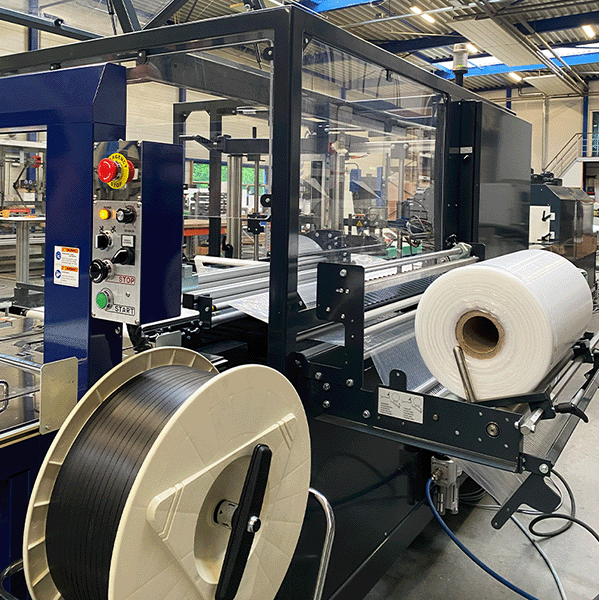 Packing line Trivec foil close-up